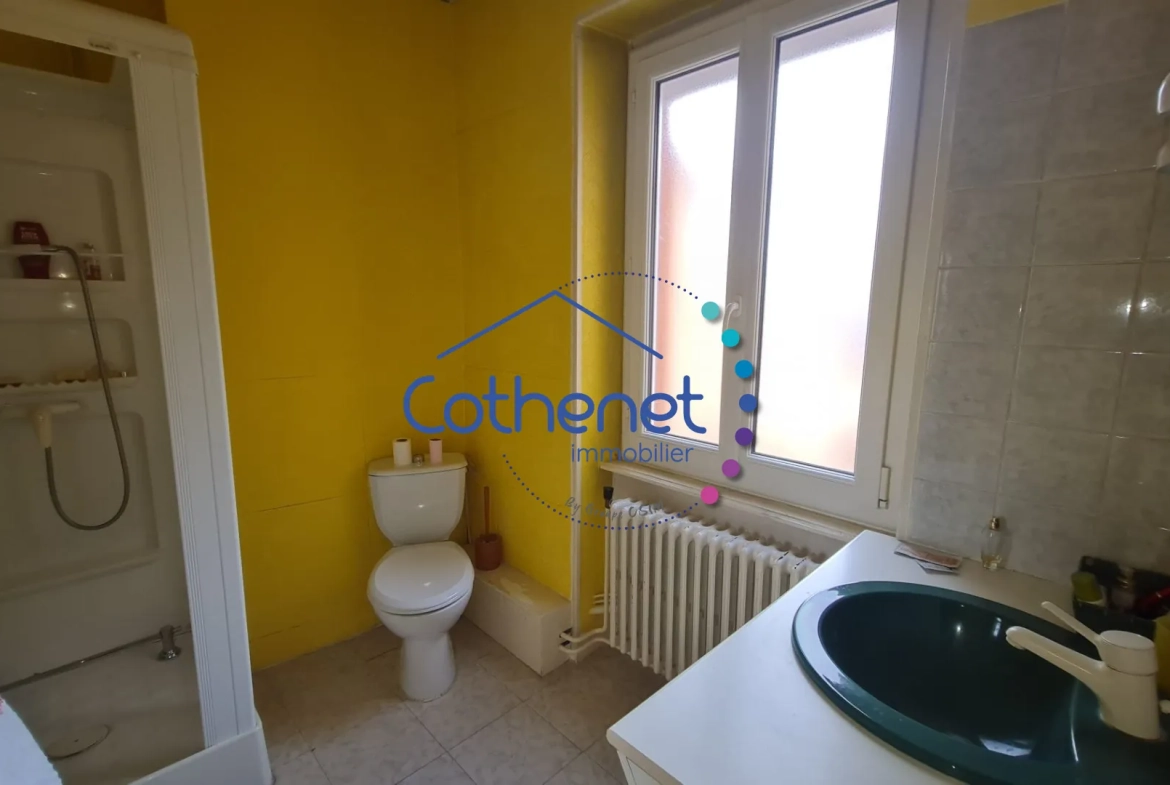 Maison de ville avec jardin et dépendance à Cours, 130 m² 
