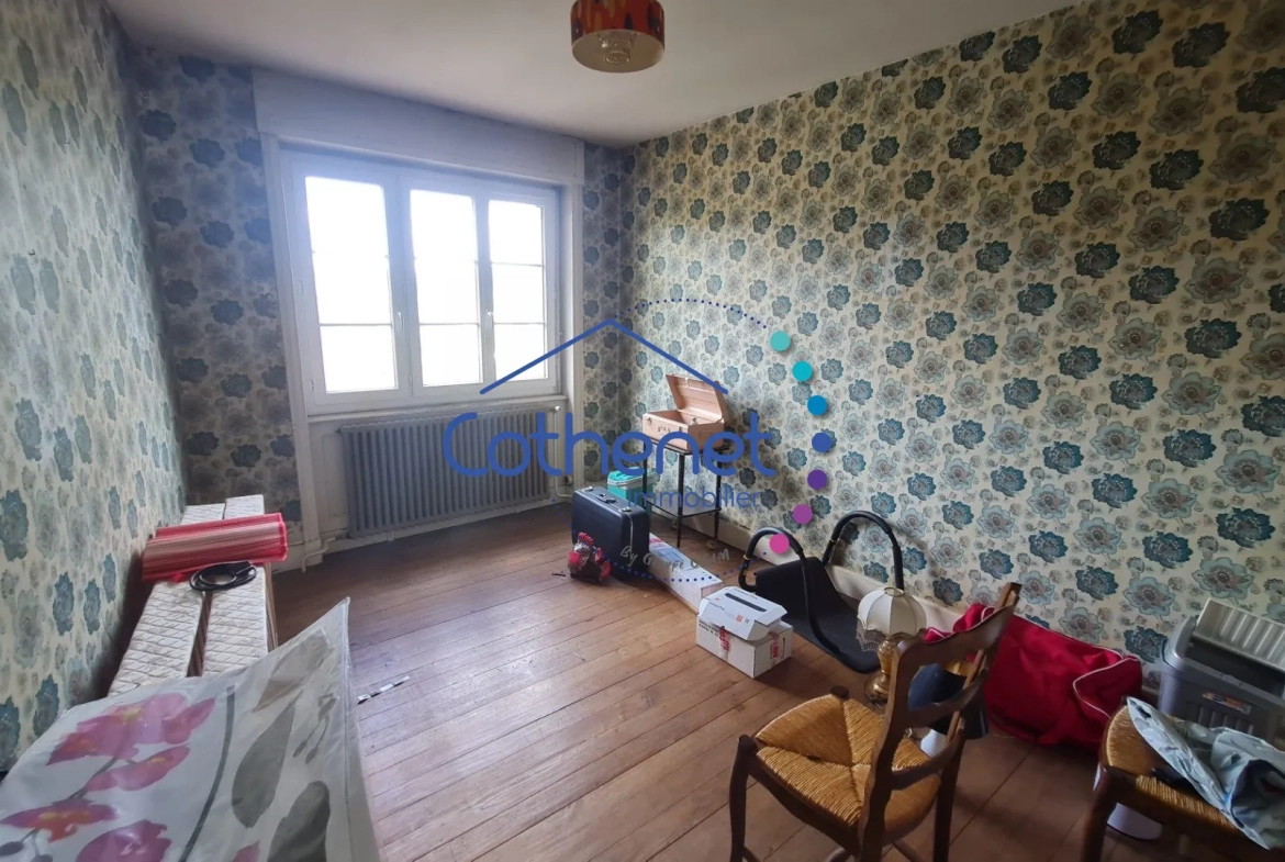 Maison de ville avec jardin et dépendance à Cours, 130 m² 