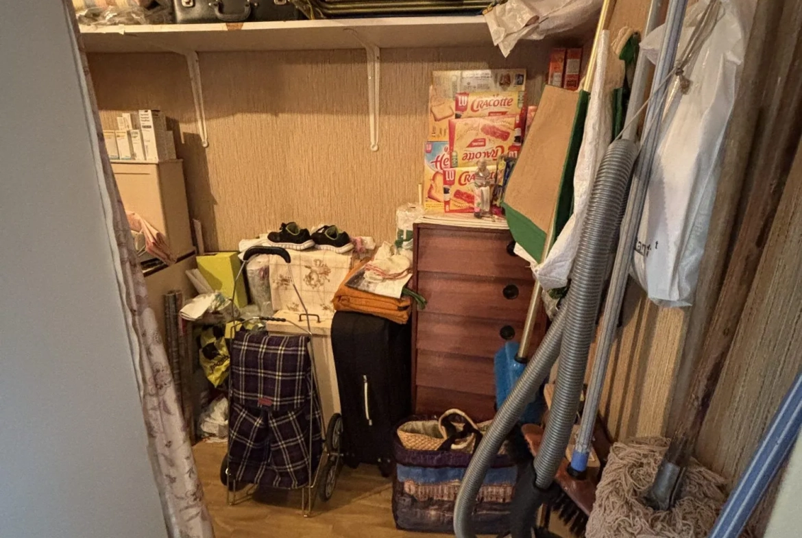 Appartement T3 à Toulouse de 56 m² avec travaux, cave et parking, quartier Bourrassol 