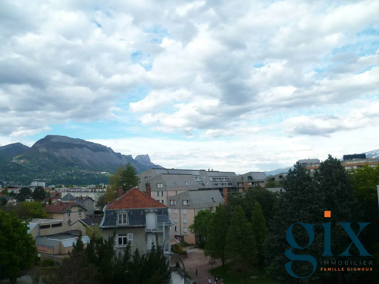 Studio à vendre à Grenoble avec vue sur Belledonne – 19,31 m² 