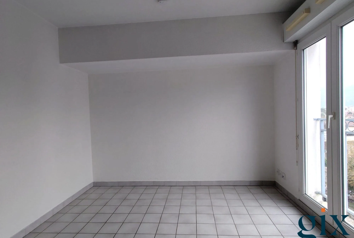 Studio à vendre à Grenoble avec vue sur Belledonne – 19,31 m² 