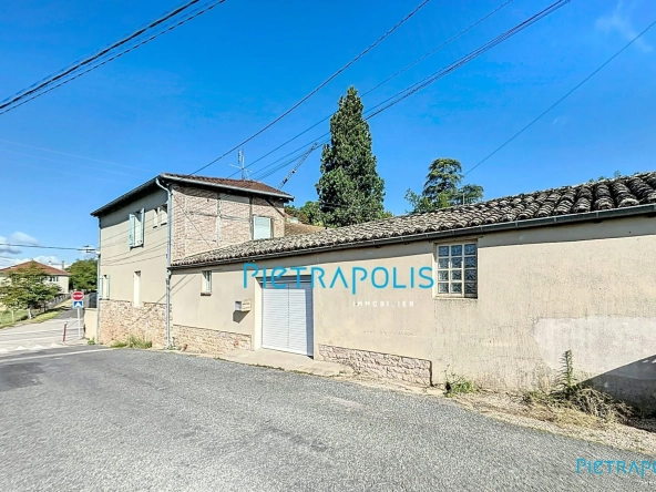 Maison de Village 130 m² à Bage-le-Châtel avec 4 Chambres, Cour et Chauffage Électrique