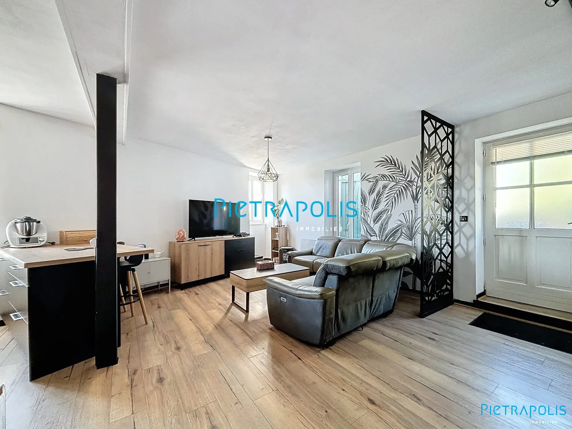 Maison de Village 130 m² à Bage-le-Châtel avec 4 Chambres, Cour et Chauffage Électrique 