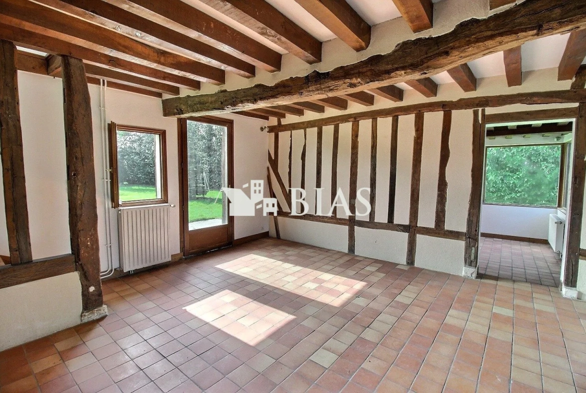 Charmante maison à vendre à Bernay, proche Côtes normandes - 2 chambres, dépendance, jardin 