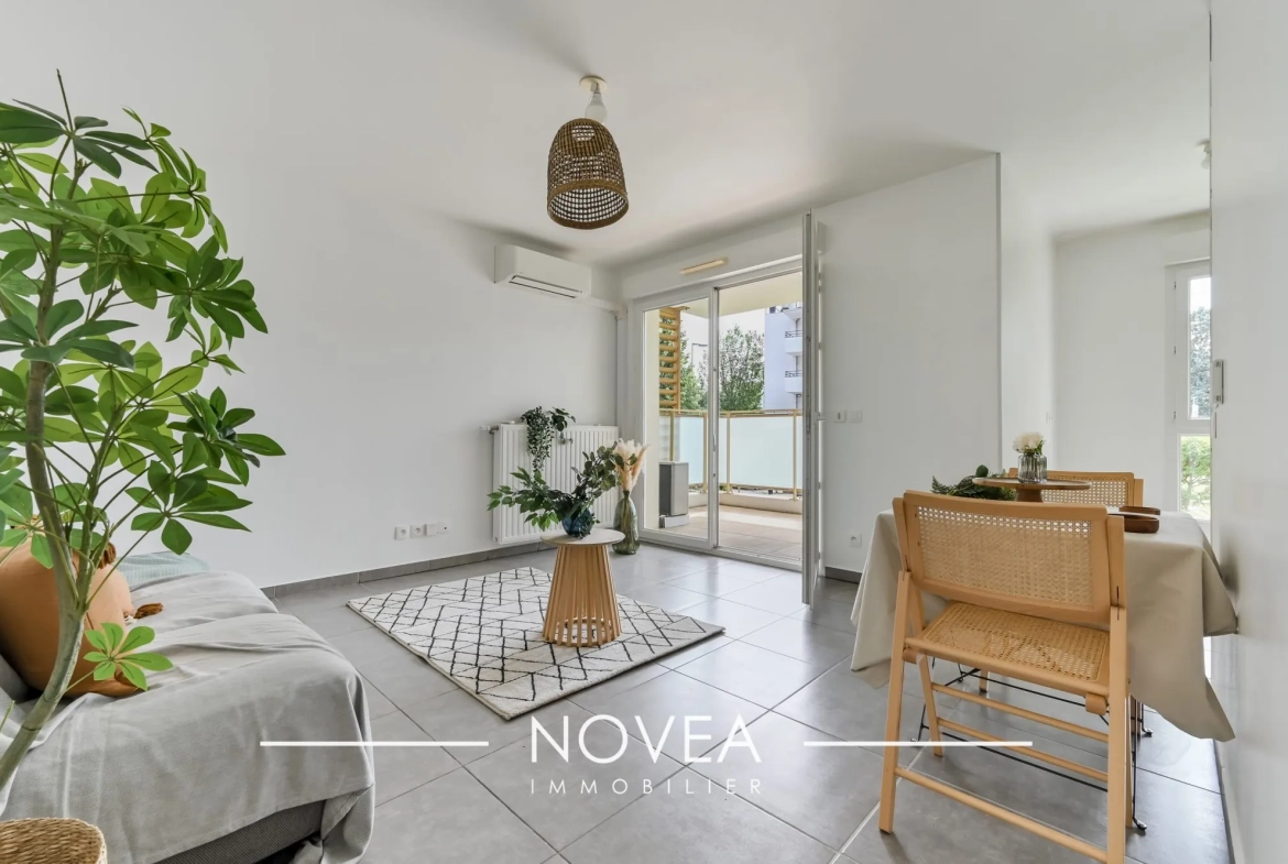 Appartement T2 avec balcon au cœur de Fontaines-sur-Saône, proche Saône, idéal investisseur ou résident principal 