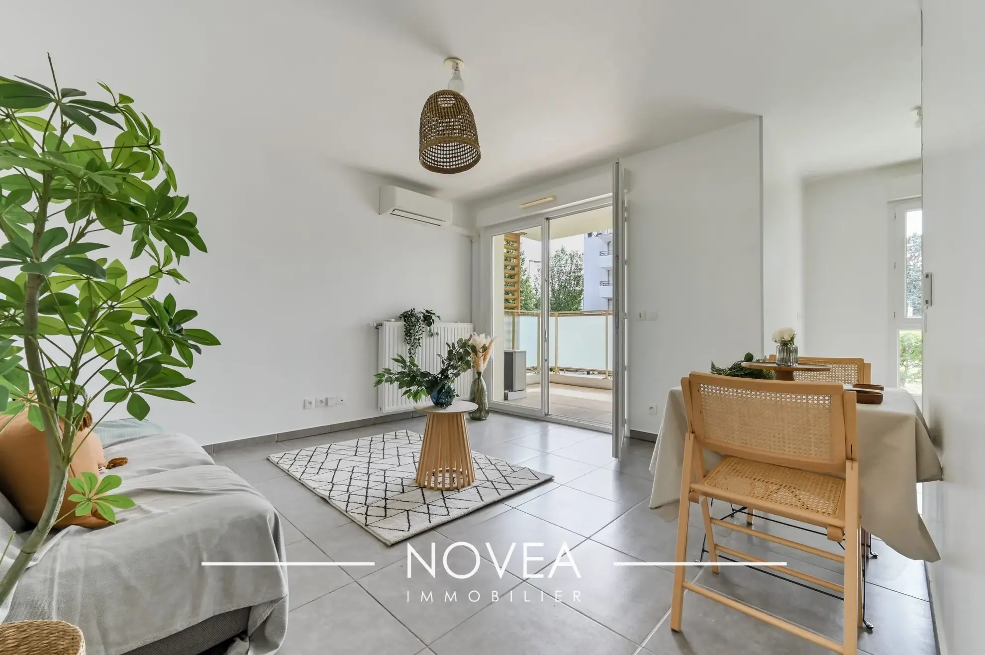 Appartement T2 avec balcon au cœur de Fontaines-sur-Saône, proche Saône, idéal investisseur ou résident principal 