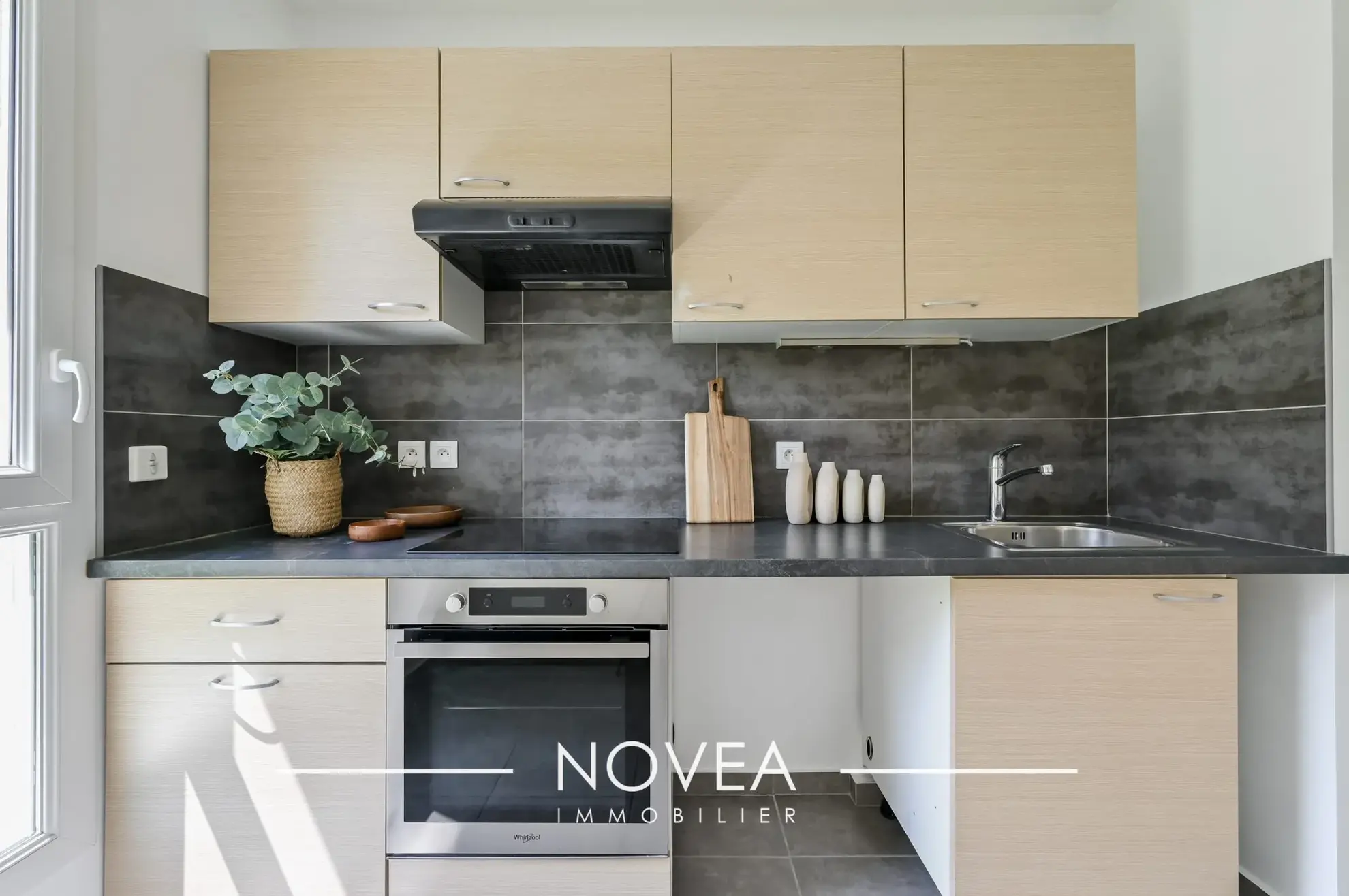 Appartement T2 avec balcon au cœur de Fontaines-sur-Saône, proche Saône, idéal investisseur ou résident principal 