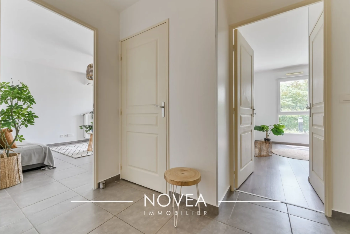 Appartement T2 avec balcon au cœur de Fontaines-sur-Saône, proche Saône, idéal investisseur ou résident principal 