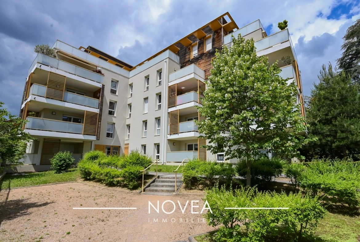 Appartement T2 avec balcon au cœur de Fontaines-sur-Saône, proche Saône, idéal investisseur ou résident principal 