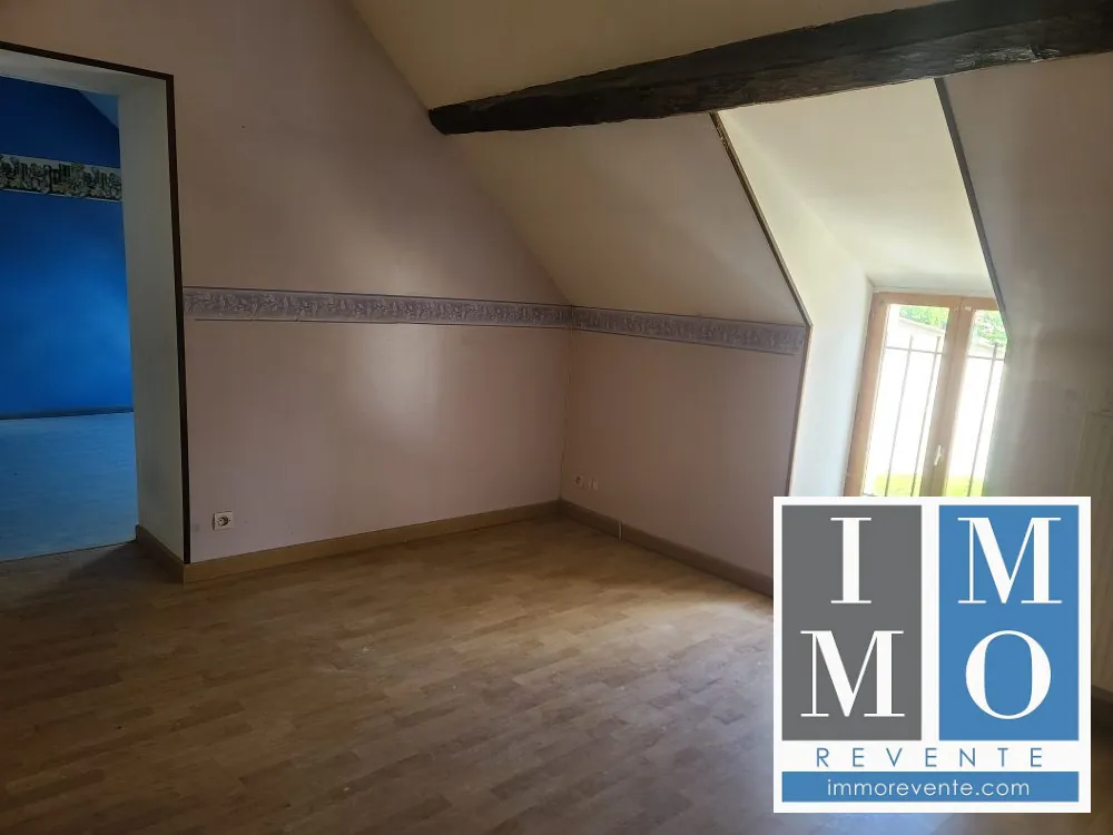 Maison rénovée avec jardin et grange à Venesmes, 3 chambres 