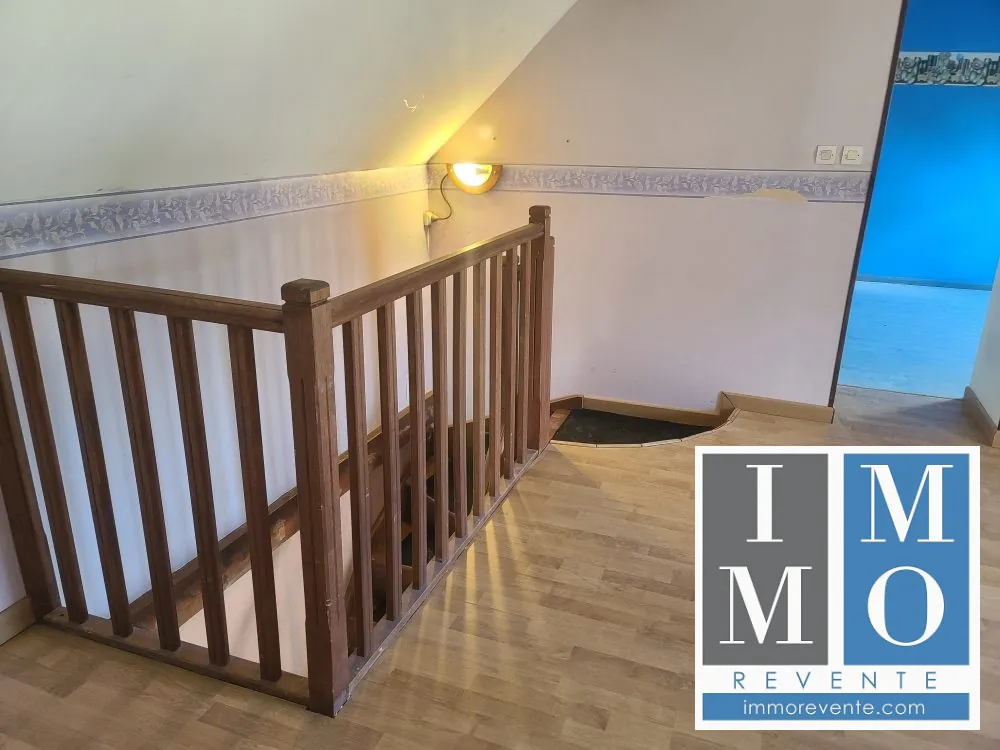 Maison rénovée avec jardin et grange à Venesmes, 3 chambres 