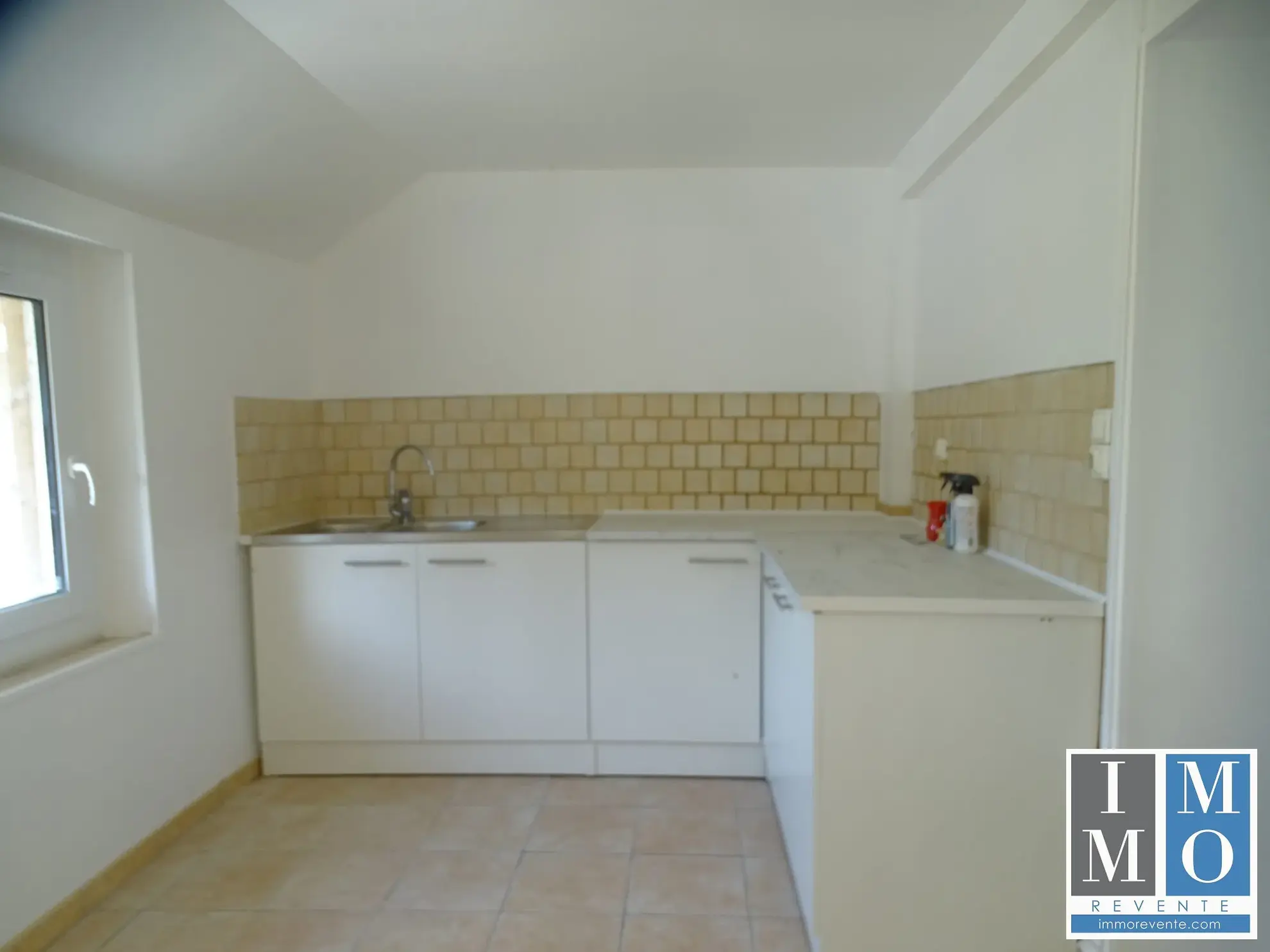 Maison rénovée avec jardin et grange à Venesmes, 3 chambres 