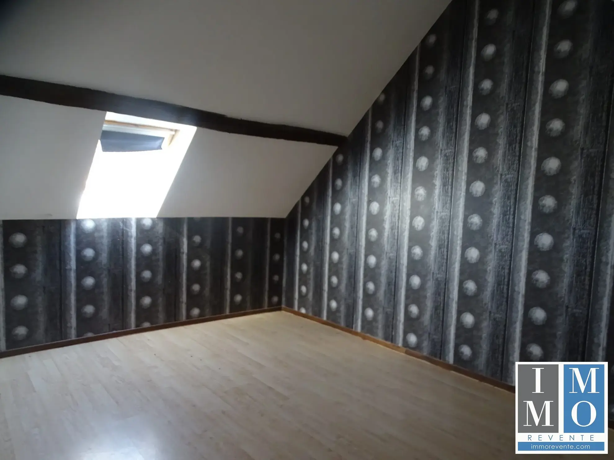 Maison rénovée avec jardin et grange à Venesmes, 3 chambres 