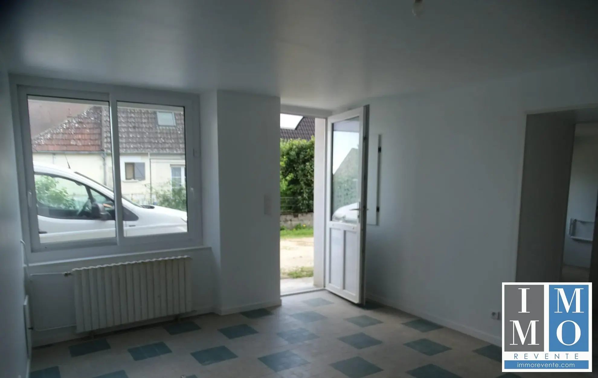 Maison rénovée avec jardin et grange à Venesmes, 3 chambres 