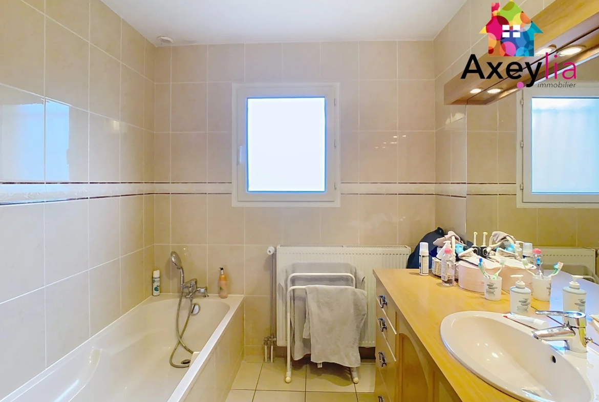 Maison à vendre à Villereest avec terrain de 1500 m² et piscine hors sol 