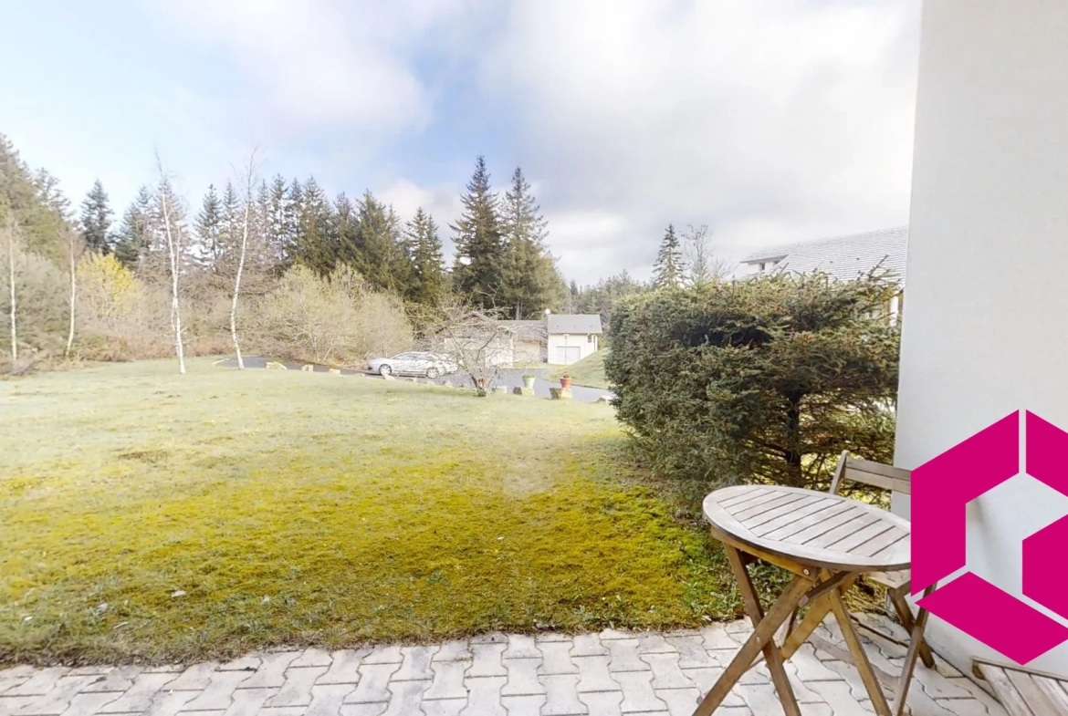 Bel appartement duplex avec terrasse au Chambon-sur-Lignon 