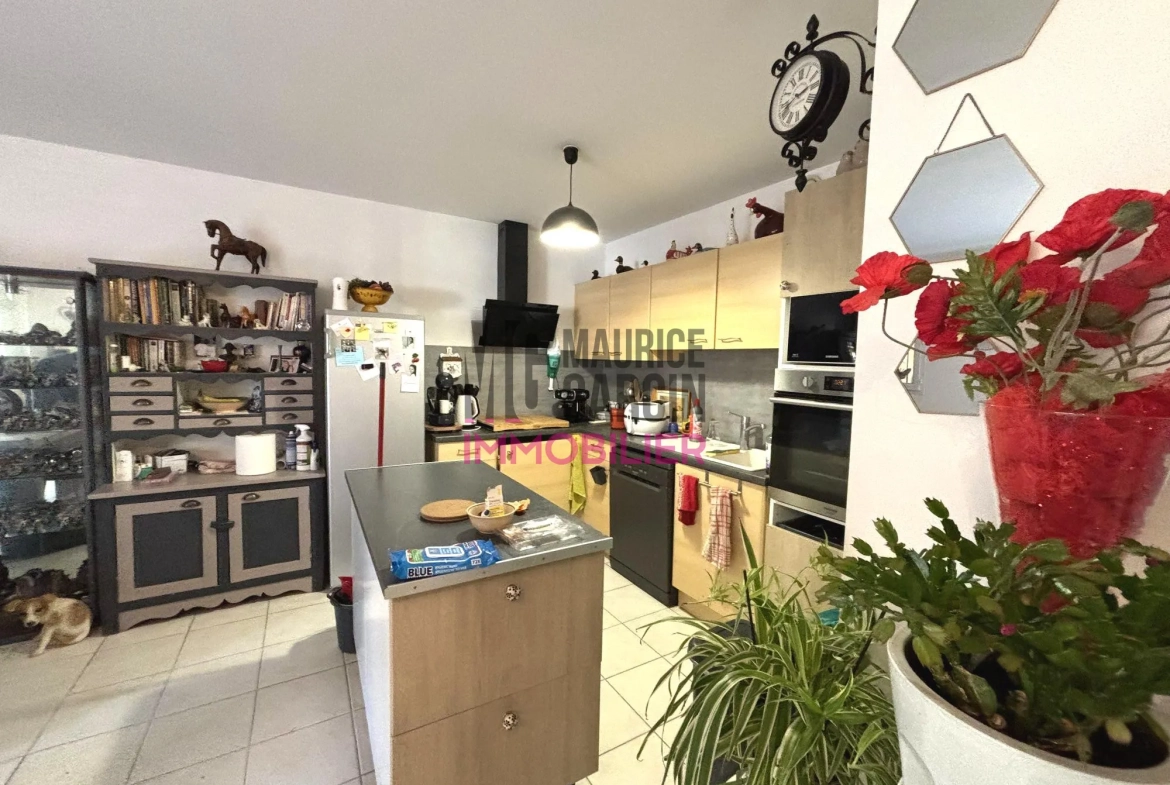 Terrain constructible non viabilisé à Saint-Brandan de 1050 m² 