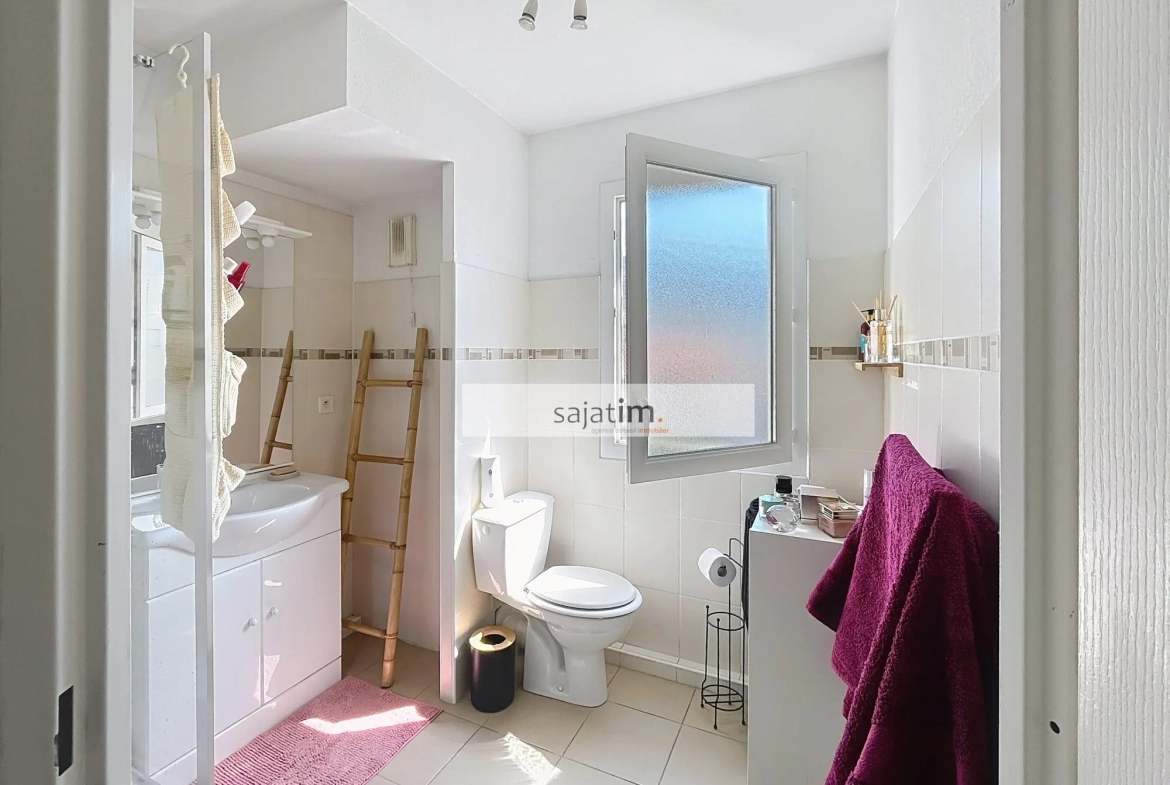Appartement T2/T3 avec Vue sur le Faron à Toulon - Dernier Étages et Garage 