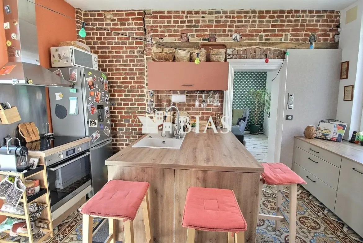 Maison à vendre à Forges-Les-Eaux de 120 m² avec terrasse et garage 