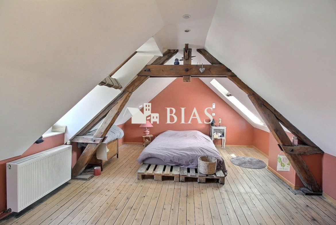 Maison à vendre à Forges-Les-Eaux de 120 m² avec terrasse et garage 