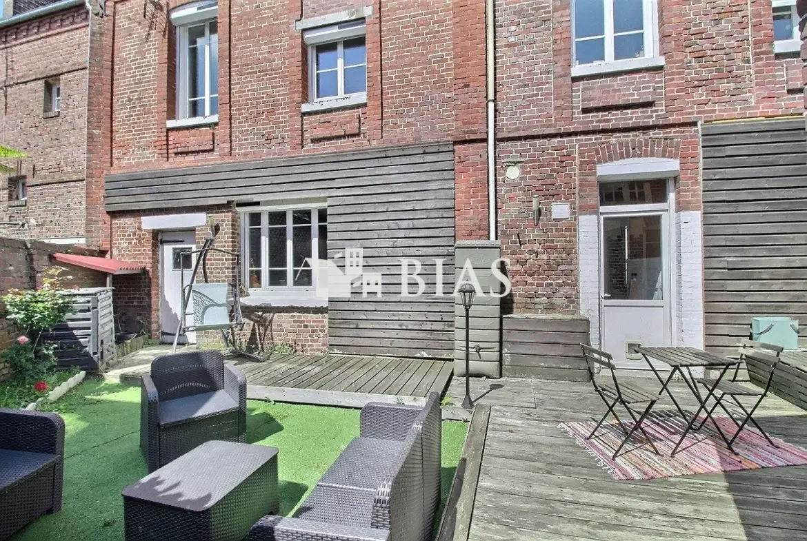 Maison à vendre à Forges-Les-Eaux de 120 m² avec terrasse et garage 