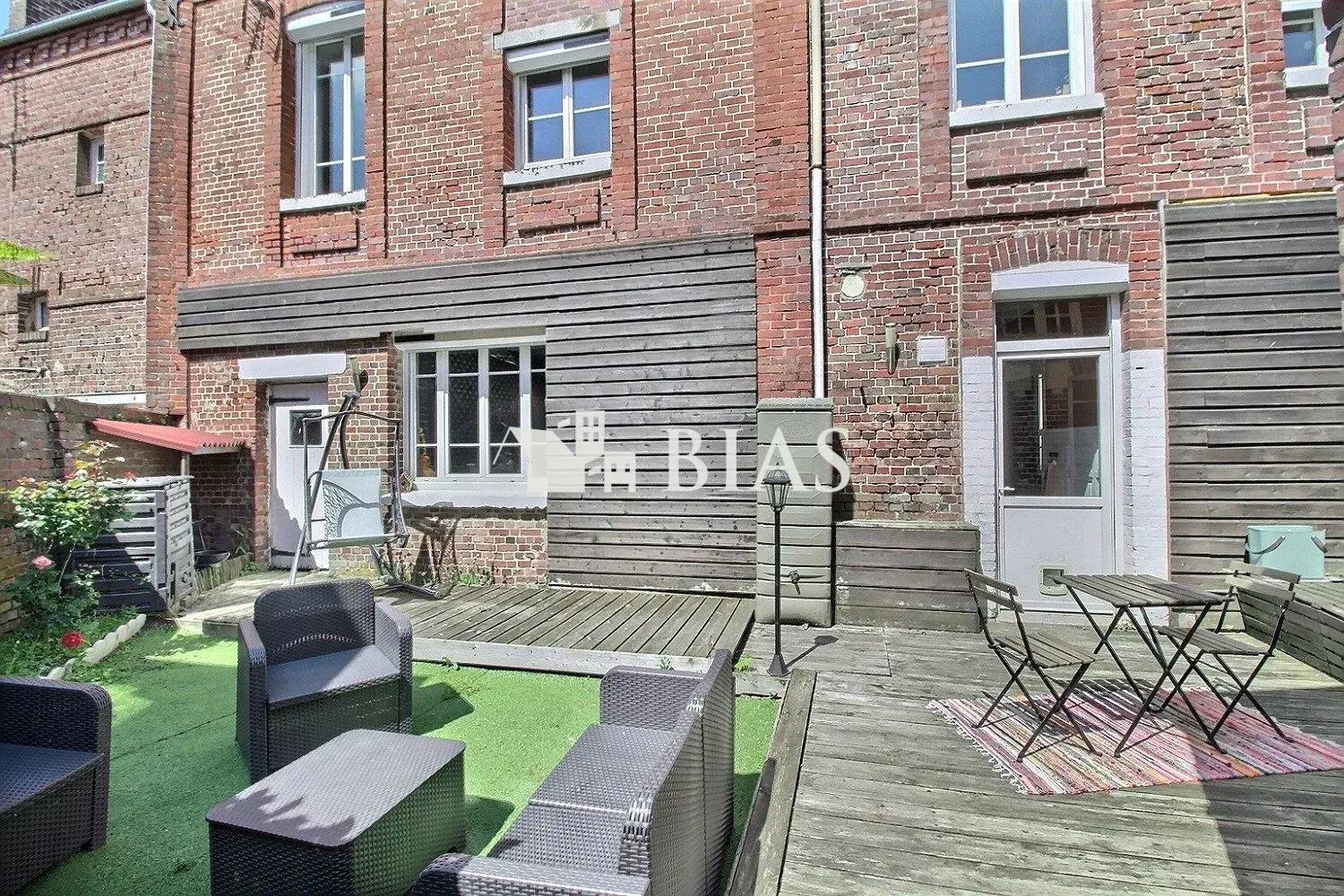 Maison à vendre à Forges-Les-Eaux de 120 m² avec terrasse et garage 