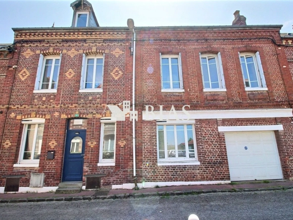 Maison à vendre à Forges-Les-Eaux de 120 m² avec terrasse et garage