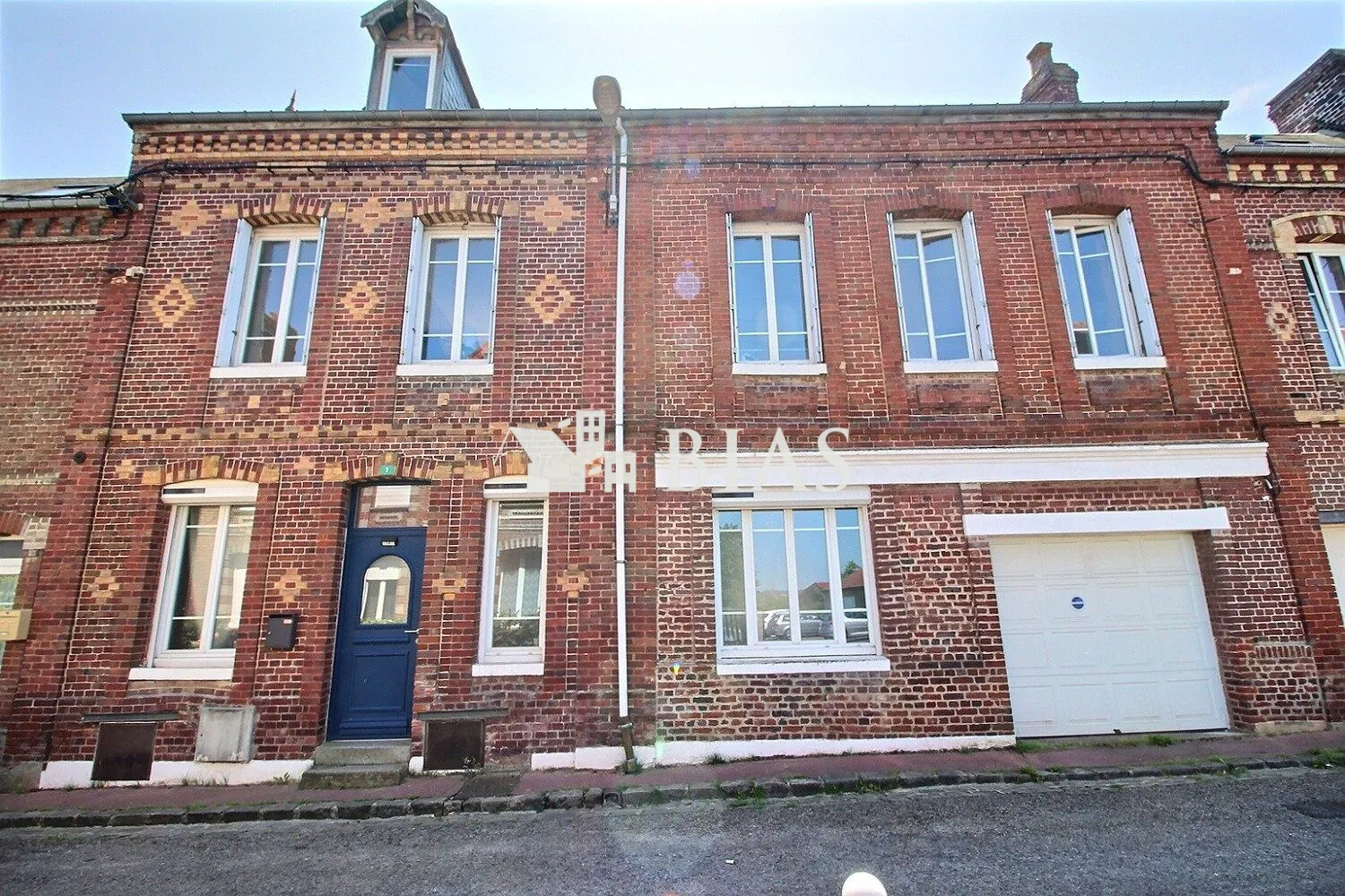 Maison à vendre à Forges-Les-Eaux de 120 m² avec terrasse et garage 