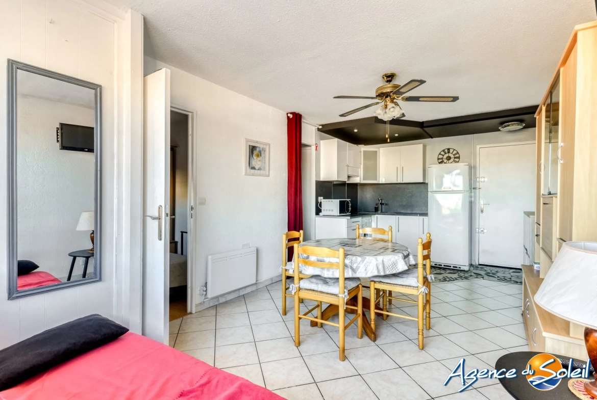 Bel appartement T2 avec cabine à Saint Pierre la Mer – Vue mer, proximité commerces 