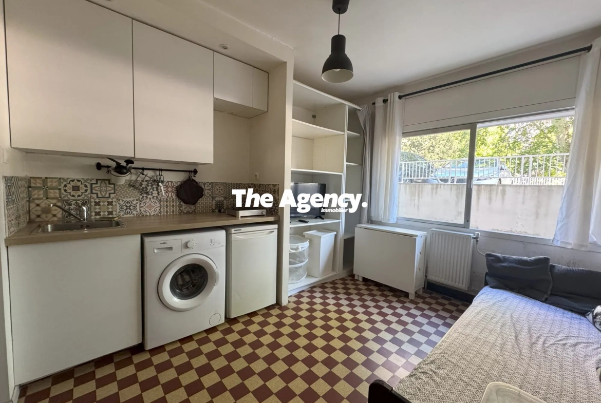 Studio à vendre à Marseille Sainte Anne, 14 m², idéal investissement 