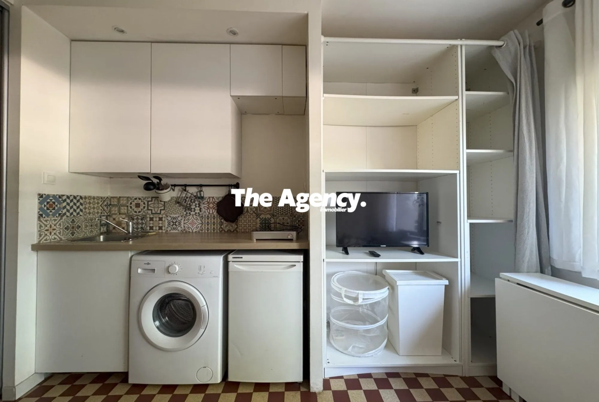 Studio à vendre à Marseille Sainte Anne, 14 m², idéal investissement 