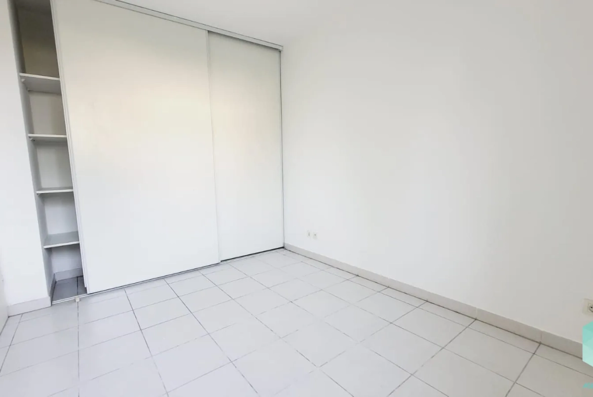 Appartement T2 avec terrasse et piscine à Castres - Résidence sécurisée 