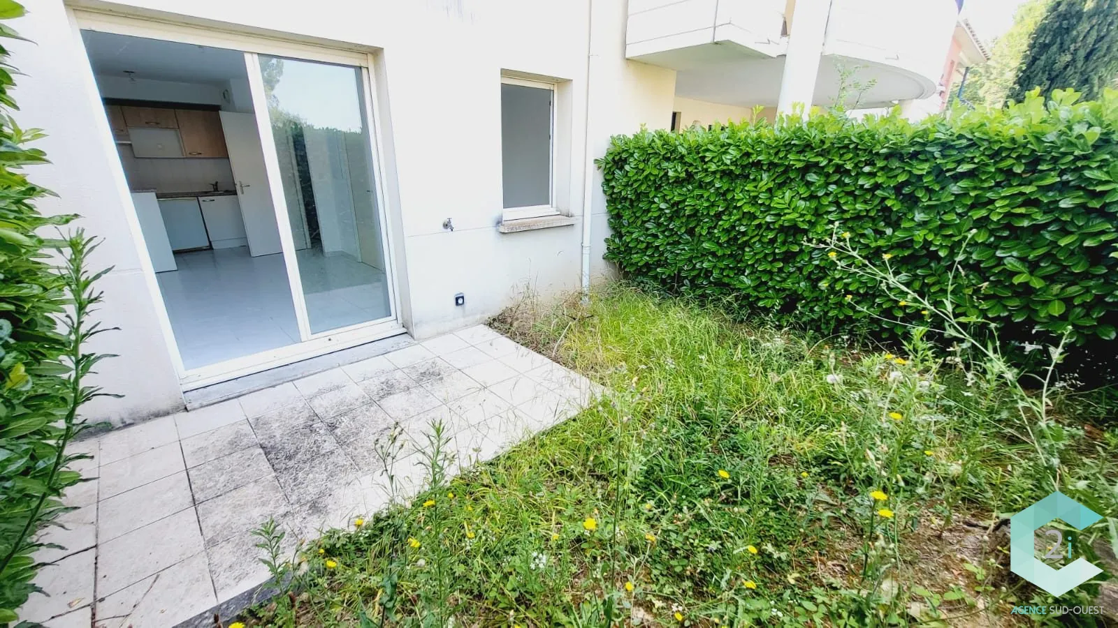 Appartement T2 avec terrasse et piscine à Castres - Résidence sécurisée 