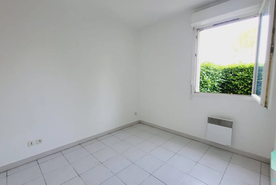 Appartement T2 avec terrasse et piscine à Castres - Résidence sécurisée 