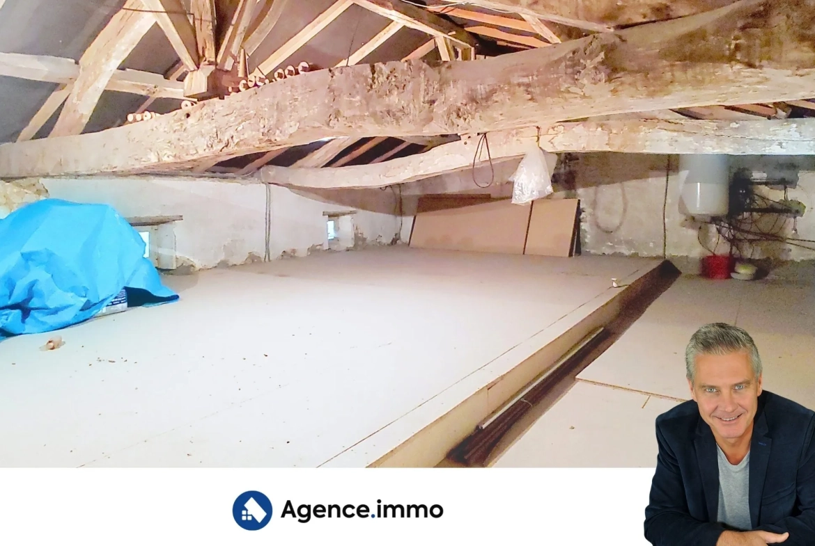 Maison ancienne à rénover avec dépendances à Mirambeau – Opportunité à saisir 