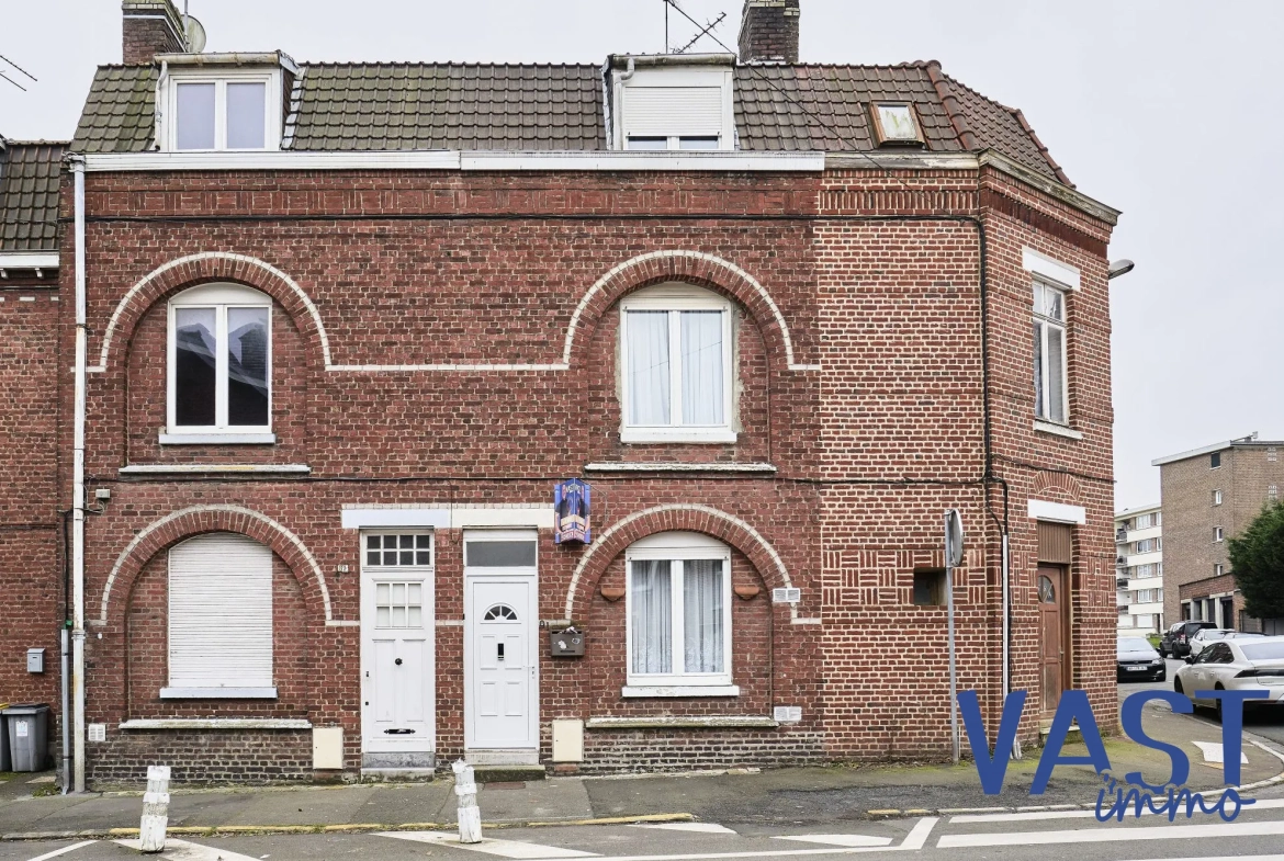 Maison ancienne lumineuse à Tourcoing avec grand potentiel - 96 m² 
