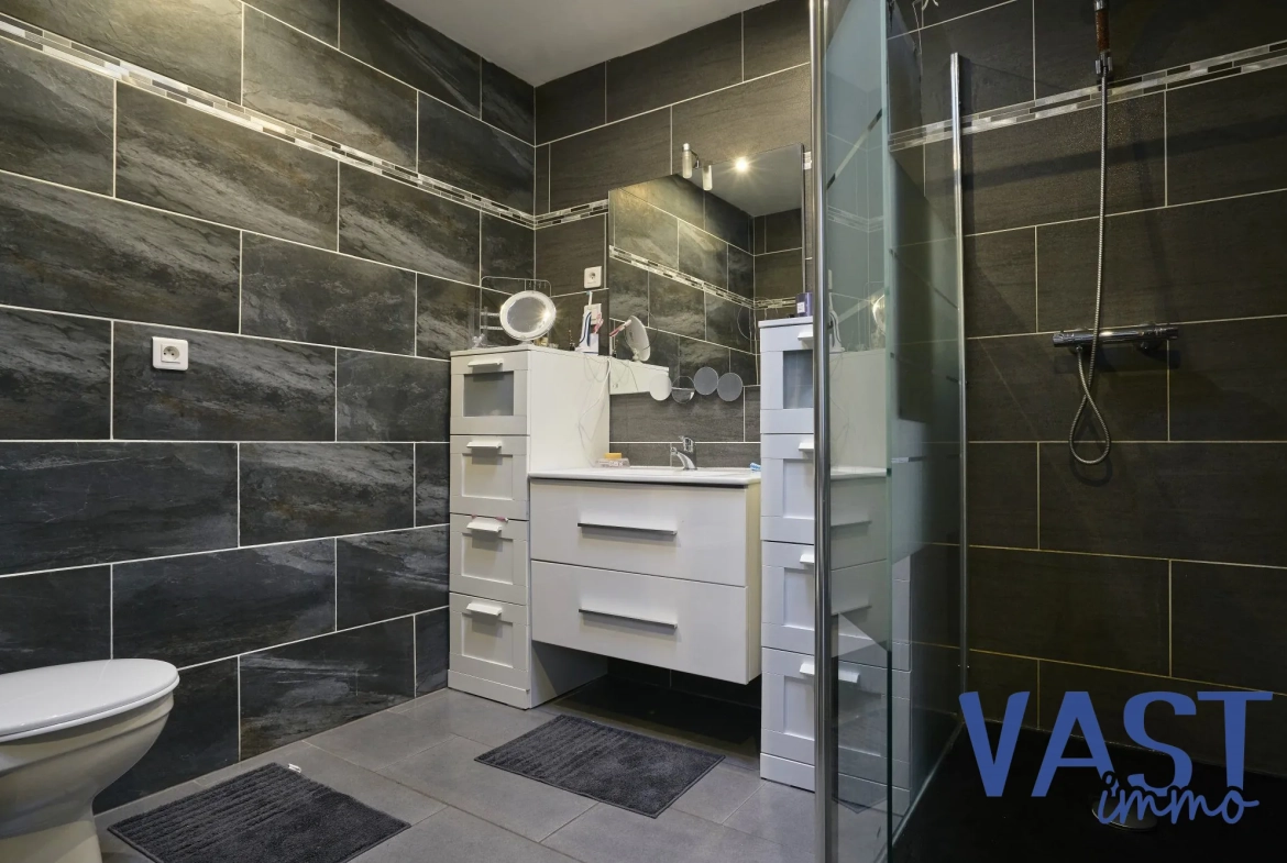 Maison ancienne lumineuse à Tourcoing avec grand potentiel - 96 m² 