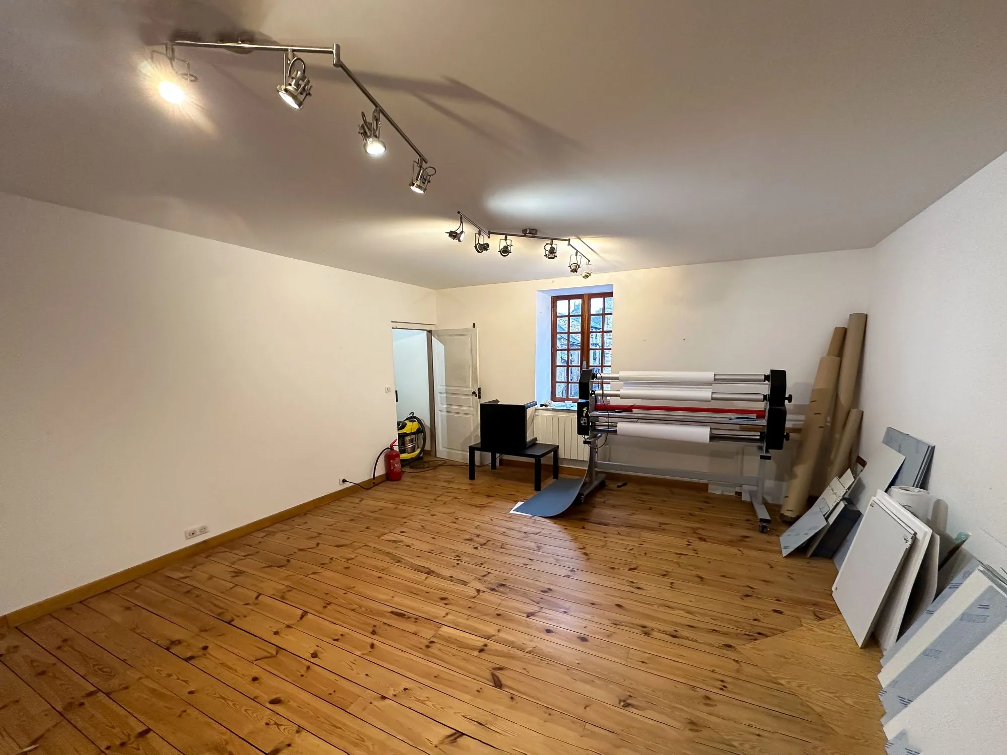 Maison de caractère avec terrasse au centre de Naucelle - 3 chambres, rénovée 