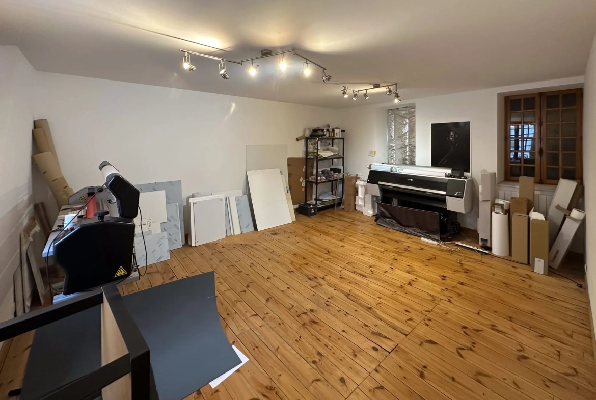 Maison de caractère avec terrasse au centre de Naucelle - 3 chambres, rénovée 