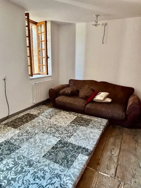 Maison de caractère avec terrasse au centre de Naucelle - 3 chambres, rénovée 