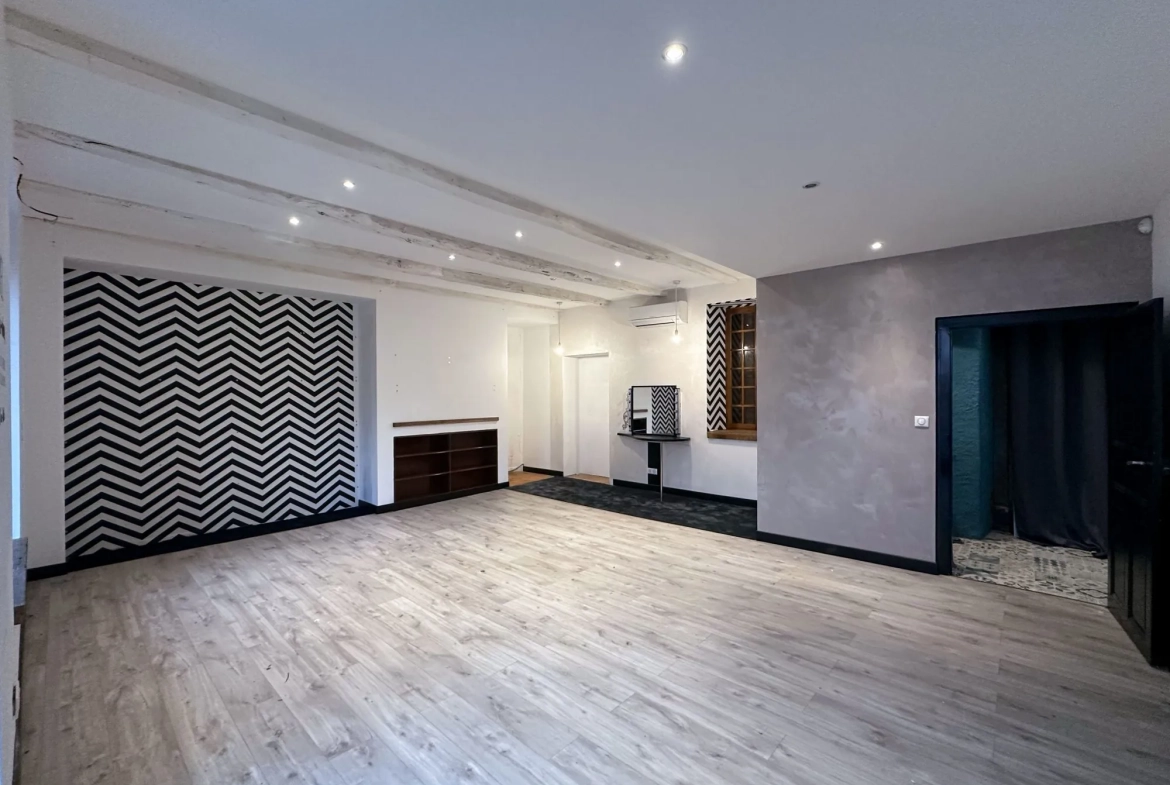 Maison de caractère avec terrasse au centre de Naucelle - 3 chambres, rénovée 