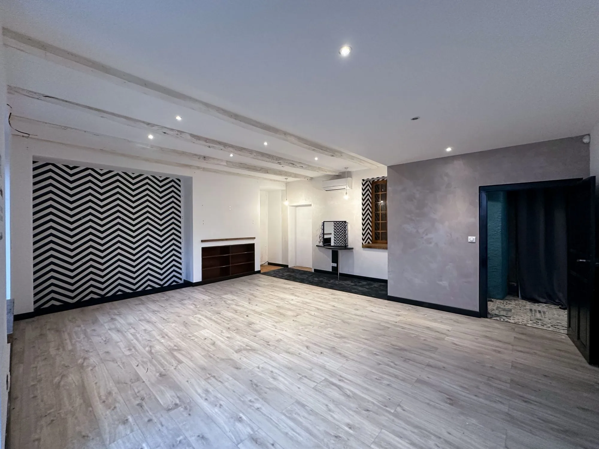 Maison de caractère avec terrasse au centre de Naucelle - 3 chambres, rénovée 