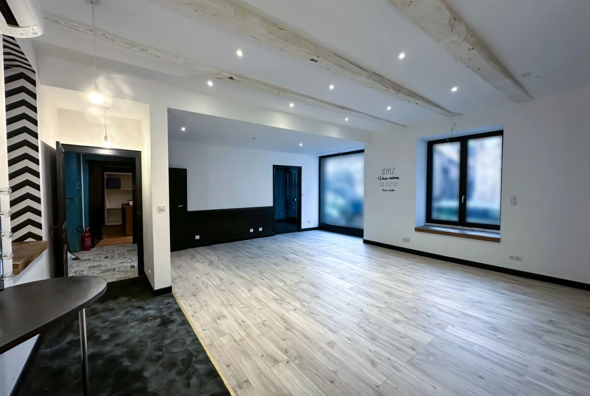 Maison de caractère avec terrasse au centre de Naucelle - 3 chambres, rénovée 