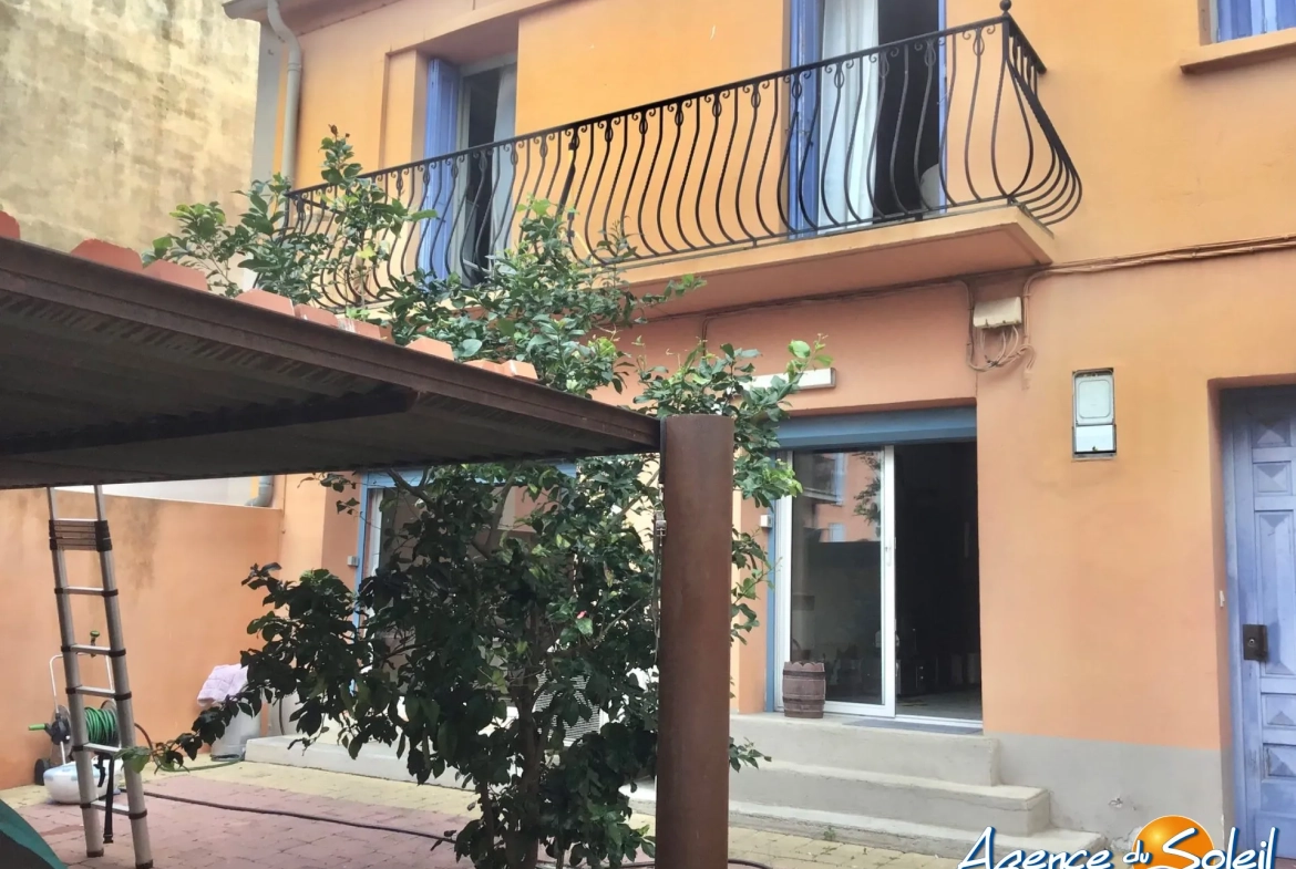 Charmante maison de ville de 145 m² avec cour à Perpignan, ancien couvent rénové 