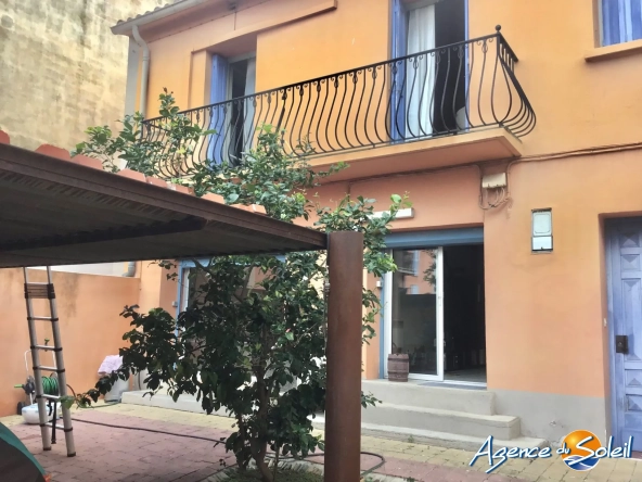 Charmante maison de ville de 145 m² avec cour à Perpignan, ancien couvent rénové