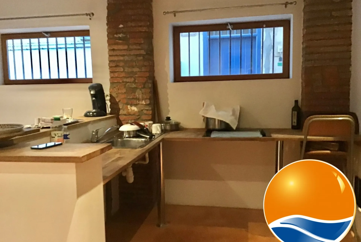 Charmante maison de ville de 145 m² avec cour à Perpignan, ancien couvent rénové 