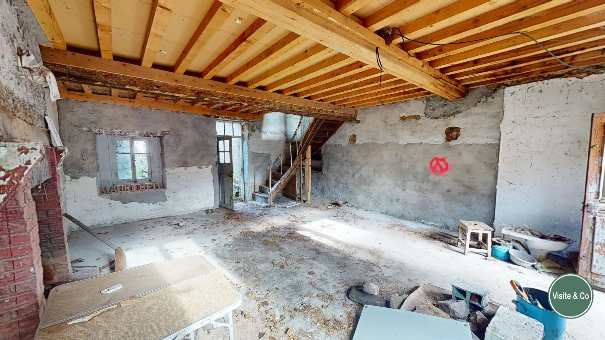 Maison en pierres à rénover à Saint Denis de Méré - 70 m² avec jardin 