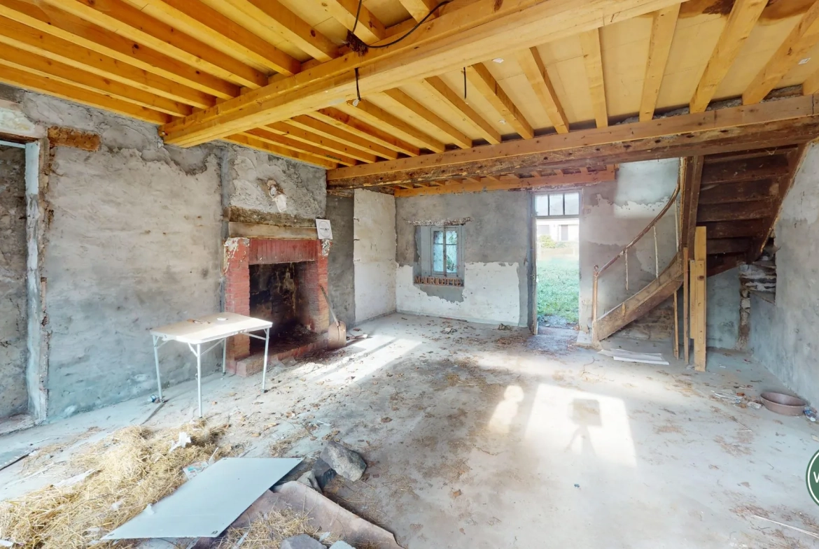 Maison en pierres à rénover à Saint Denis de Méré - 70 m² avec jardin 