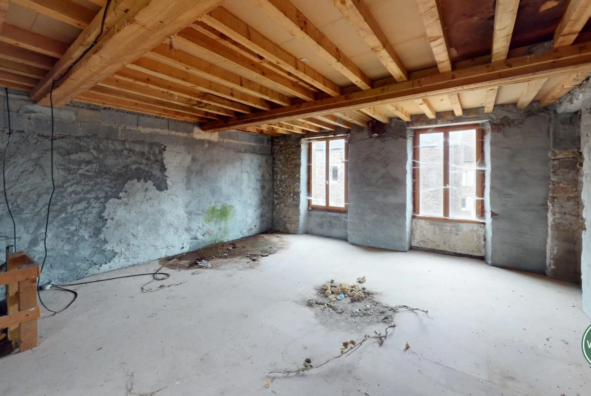 Maison en pierres à rénover à Saint Denis de Méré - 70 m² avec jardin 