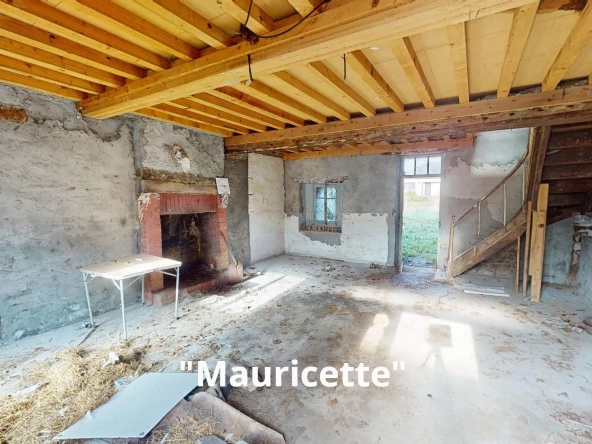 Maison en pierres à rénover à Saint Denis de Méré - 70 m² avec jardin